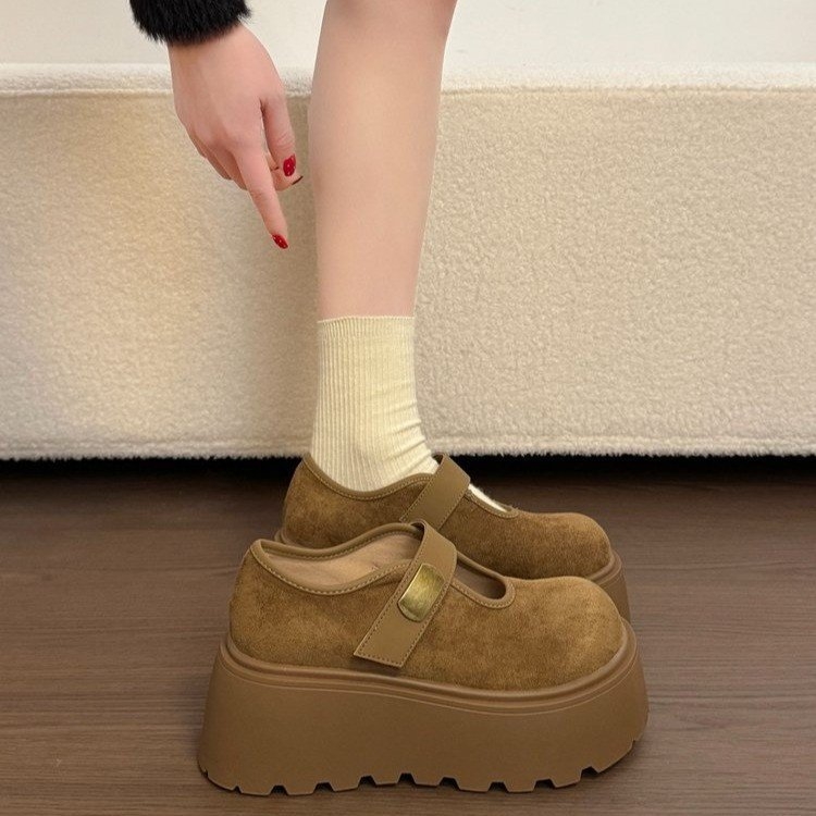 Női platformos cipők a magasság növelésére, Birkenstock-stílusú Mary Jane loaferek, 2026 tavasz