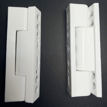 Balama din fier cu acoperire plastică de 90 mm pentru ferestre interioare și exterioare