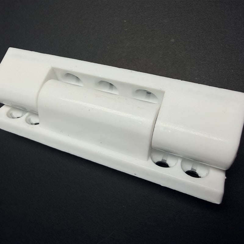 Balama din fier cu acoperire plastică de 90 mm pentru ferestre interioare și exterioare