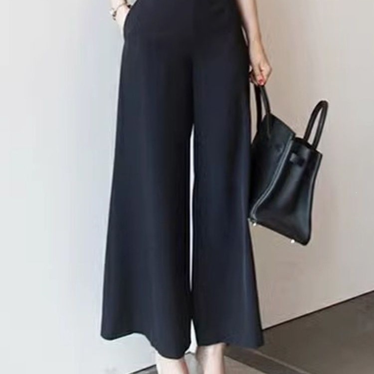 Pantaloni negri de damă, largi, ușor evazați, lungime cropped, material ușor de vară, croială lejeră, plus size