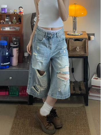 Pantaloni capri din denim pentru femei, talie înaltă, spălare uzată, croială dreaptă, stil stradal, vară 2026