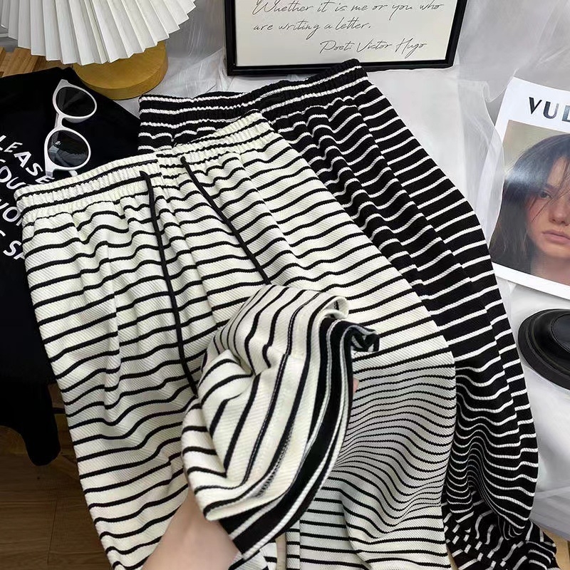 Pantaloni pentru femei cu dungi negre și albe, talie înaltă, croială lejeră, largi, lungime până la podea