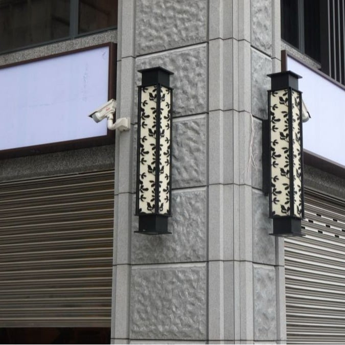 Lampă de perete exterior cu marmură imitativă, LED solar, stil vintage din fier forjat