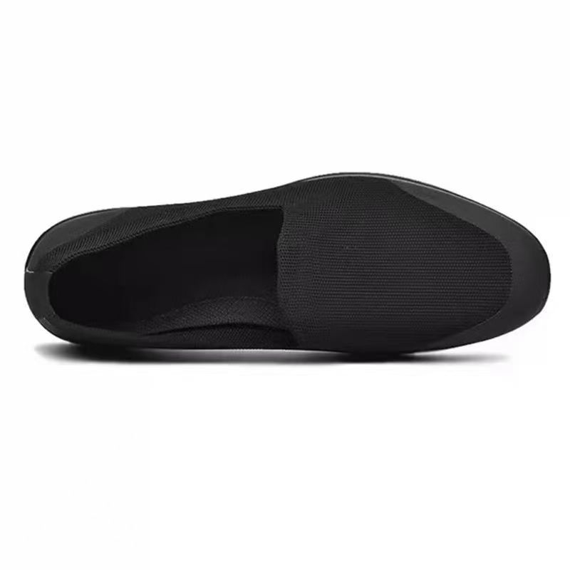 Pantofi sport casual pentru bărbați, cu partea superioară din plasă respirabilă și talpă antiderapantă pentru purtare zilnică.