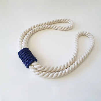 Perdea minimalistă personalizată cu ciucuri-bile din bumbac-lin