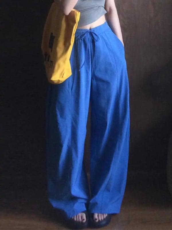Pantaloni largi albastri cu talie înaltă, stil casual-sport, vară 2026