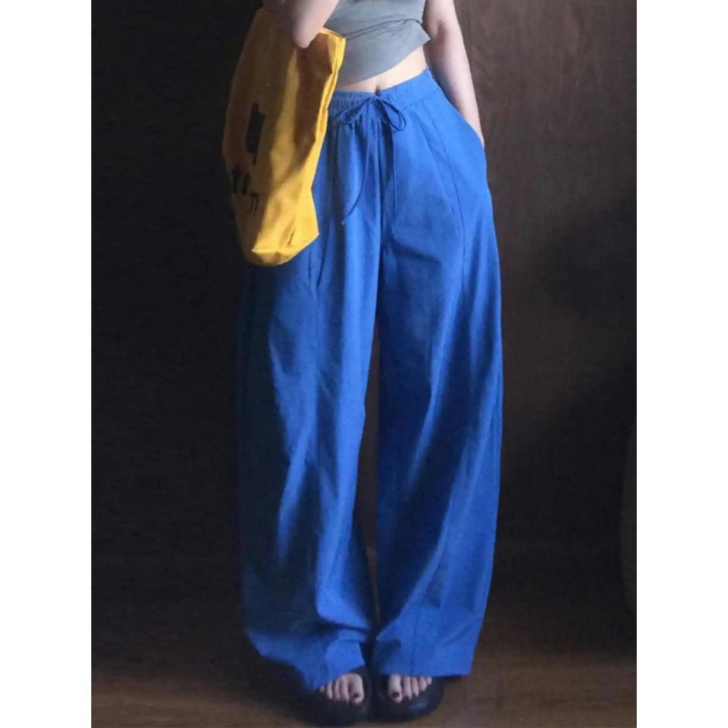 Pantaloni largi albastri cu talie înaltă, stil casual-sport, vară 2026