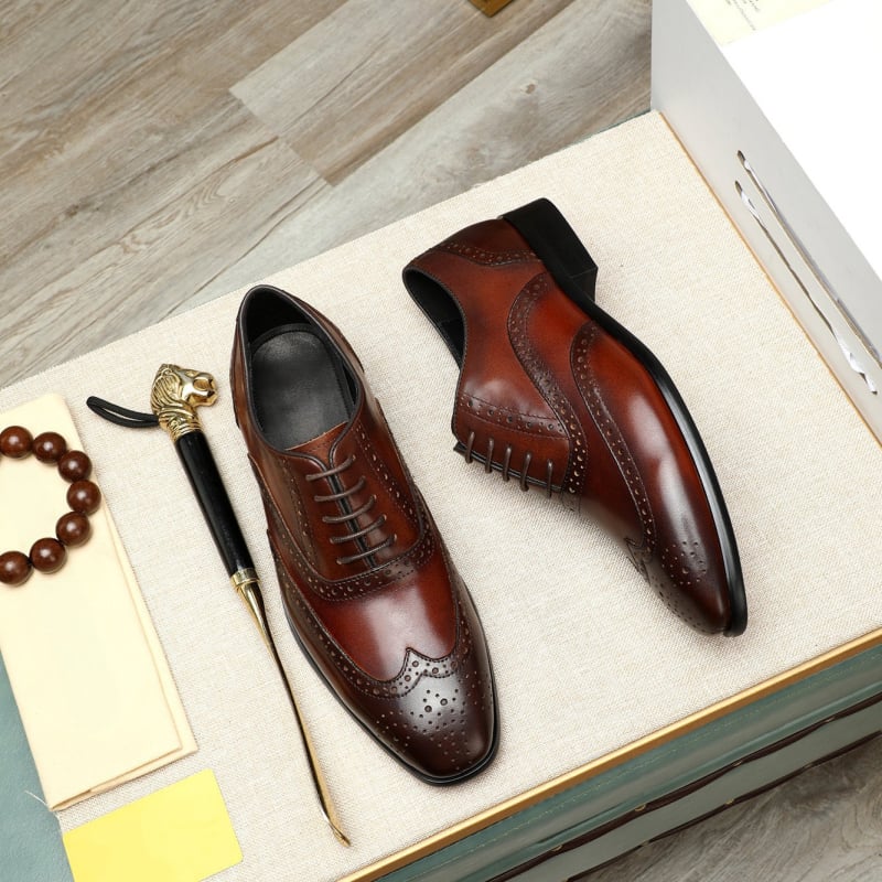 Pantofi pentru bărbați din piele, brogue, cu decor gravat manual, șireturi, vârf rotund, stil formal european