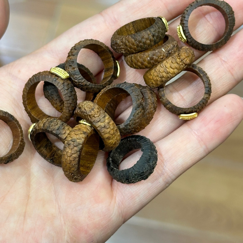 Inel agarwood cu solzi de dragon încrustat cu cinci texte sacre — set bijuterii mărgele budiste DIY, pandantiv, brățară, lanț pentru telefon și accesorii pentru geantă