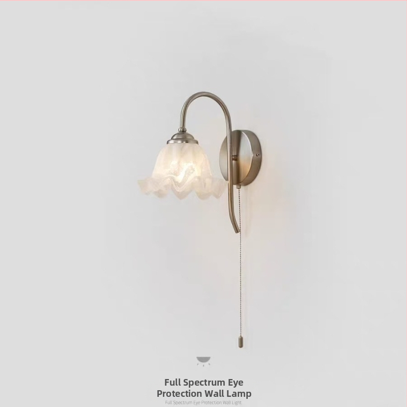 Francúzska vintage nástenná lampa, krémový retro štýl, nástenné svietidlo do obývačky a na nočný stolík
