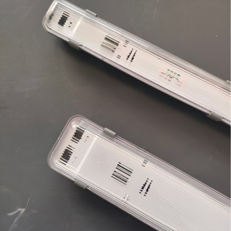 Corp LED T8 cu protecție tripla, set complet cu două tuburi, difuzor antiexplozie, impermeabil, anti-aburire, praf-dust, tub purificator