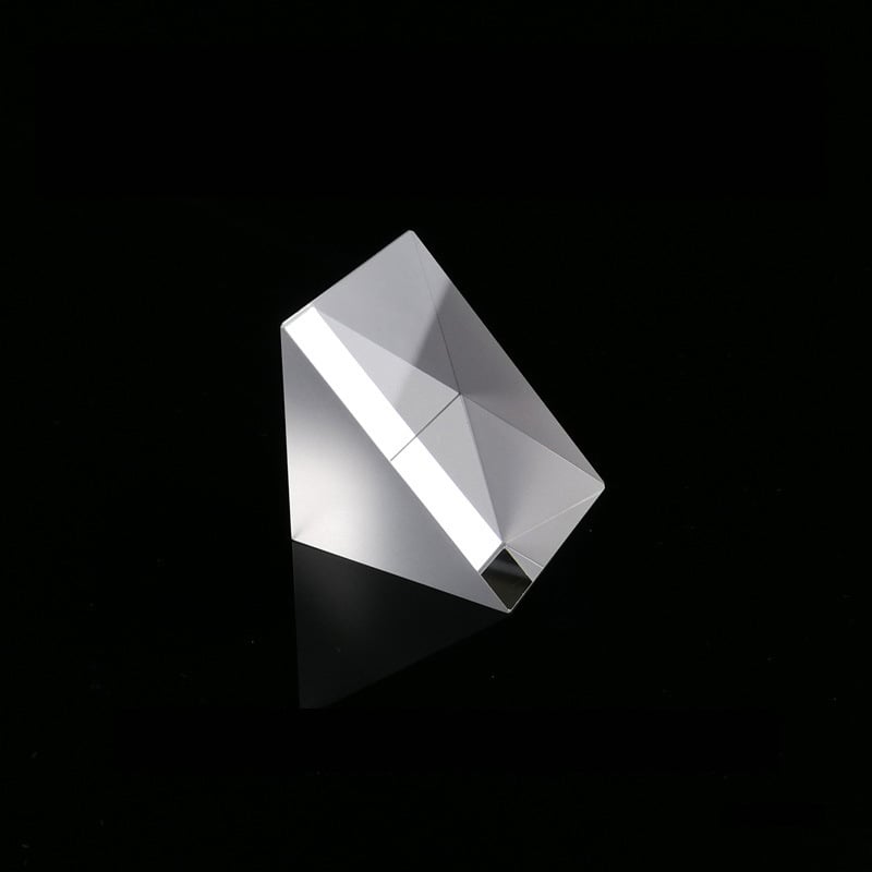 Prism triunghiular cu un unghi drept, sticlă optică K9, dimensiuni 10×10×10 mm
