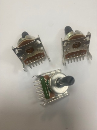 Placă de control pentru amplificator audio și amplificator auto, cu potențiometre duale 1616