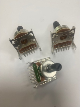 Placă de control pentru amplificator audio și amplificator auto, cu potențiometre duale 1616