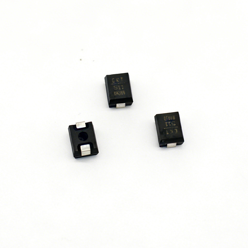 EKT2220-511G SMD Varistor ROHS stație de bază pentru telecomunicații alimentare industriale protecție la supratensiune