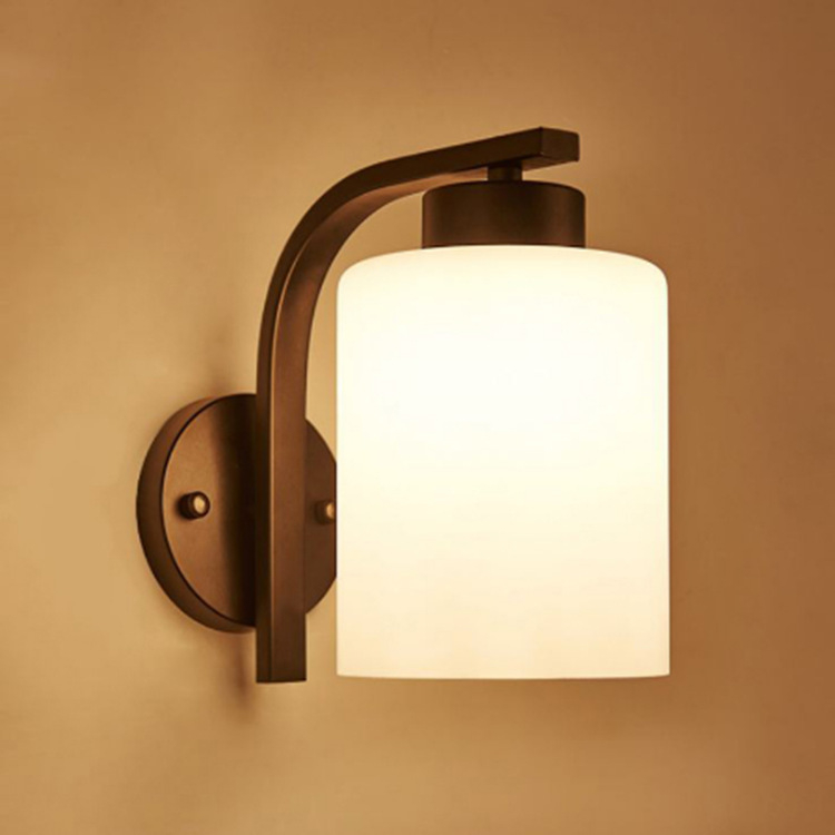 Lampă de perete LED modernă cu abajur din sticlă, corp din fier, 220V – pentru living și dormitor