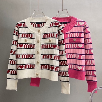 Top croptop tricotat cu mâneci scurte, în dungi, inspirat de stil Chanel, vară 2024