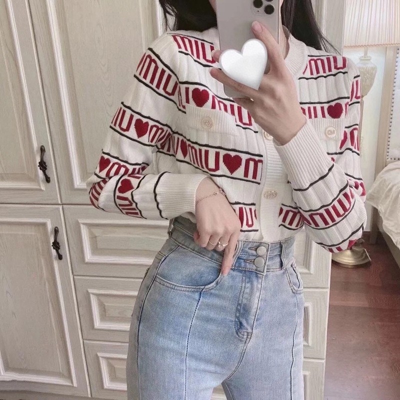Top croptop tricotat cu mâneci scurte, în dungi, inspirat de stil Chanel, vară 2024