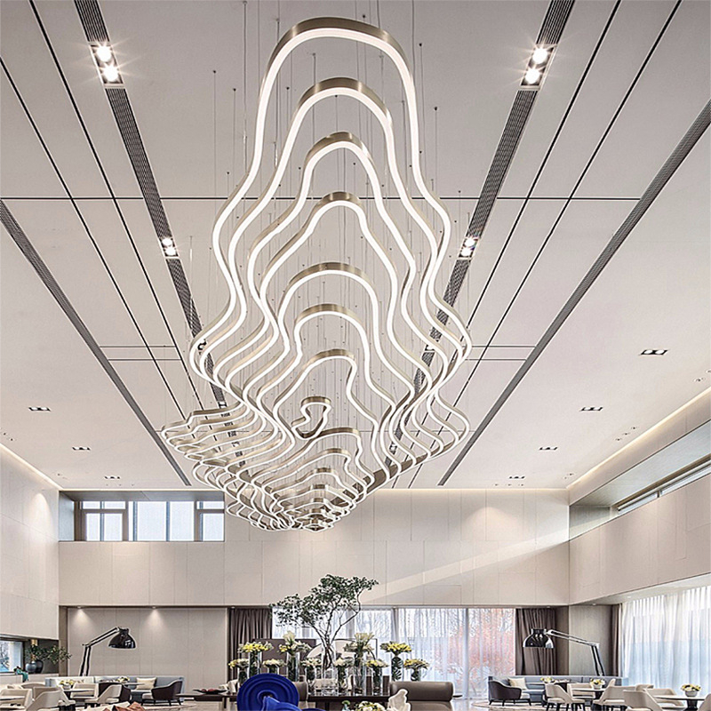 Lampa personalizată artistică în formă de scară pentru lobby-ul hotelului, candelabru cu dioramă montană, corp de iluminat pentru proiecte