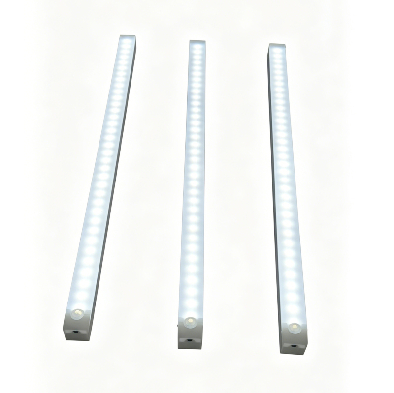 Lumină LED pentru dulap cu senzor de mișcare și montaj magnetic, reîncărcabilă pentru garderobă și vinotecă, bandă LED lungă, lampă de noapte