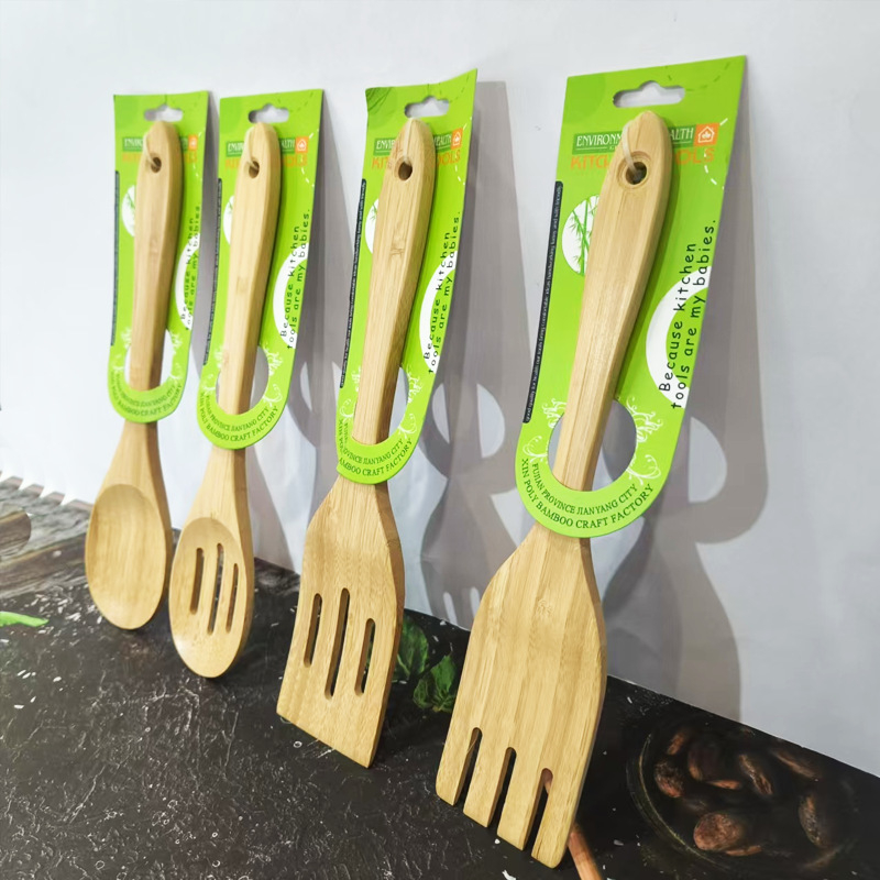 Set de ustensile de bucătărie din bambus, cu suprafață antiaderentă: lingură, spatulă, polonic și răzuitor