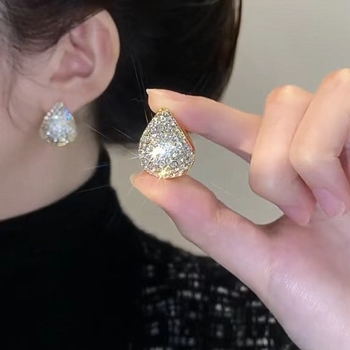Cercei pentru femei cu diamante pavé, în formă circulară-picătură