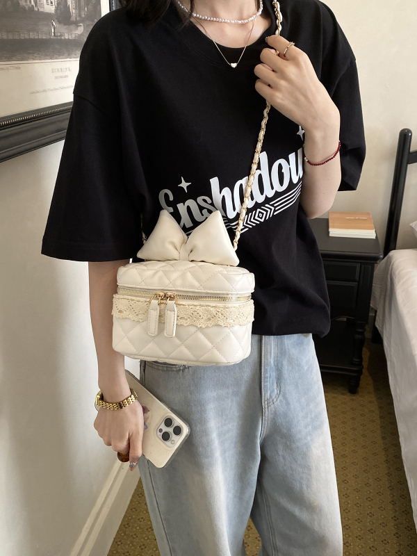 Geantă mini crossbody cu fundă și lanț, drăguță, la modă și versatilă.