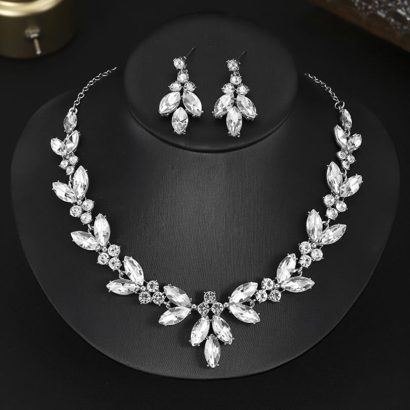Set bijuterii cu zirconiu: colier și cercei cu ciucuri, lanț elegant pentru claviculă
