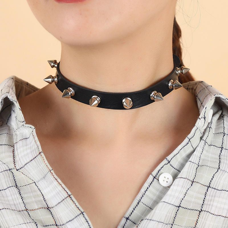 Colier din piele pentru femei, stil punk rock – choker cu lanț pentru claviculă, modern și distinct