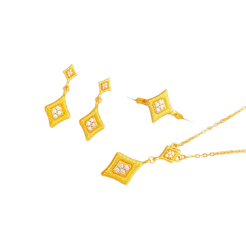 Set de bijuterii geometrice placate cu aur, finisaj mat: inel, lanț pentru claviculă și cercei de designer