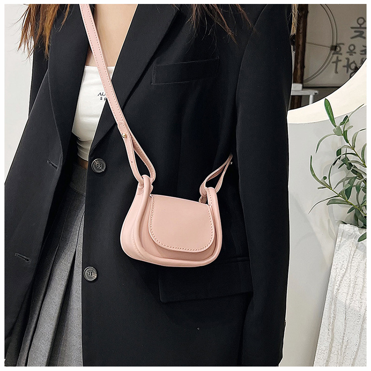 Geantă de damă mini crossbody în stil șa – material PU