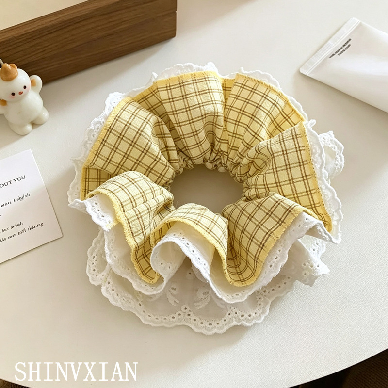 Elastic pentru păr în stil coreean, țesătură galbenă cu carouri și dantelă, accesoriu elegant pentru coc sau coadă joasă