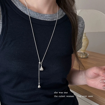 Colier minimalist argintiu, cu pandantiv în formă de lacrimă și ciucuri, pentru femei, din oțel titan