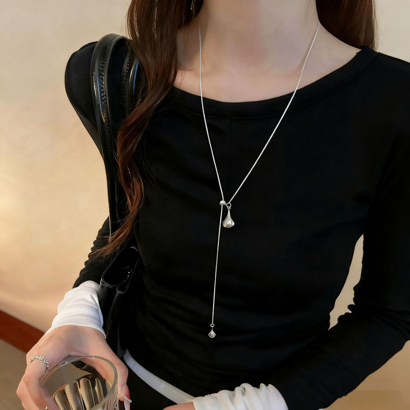 Colier minimalist argintiu, cu pandantiv în formă de lacrimă și ciucuri, pentru femei, din oțel titan