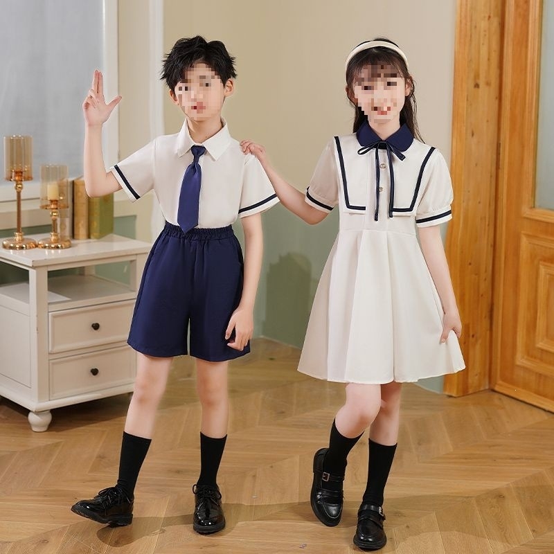 Set de uniformă de vară pentru grădiniță și școala primară — tricou cu mânecă scurtă și pantaloni, stil sport, din bumbac