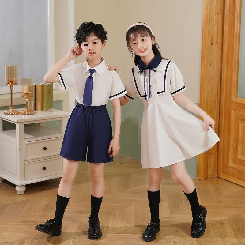 Set de uniformă de vară pentru grădiniță și școala primară — tricou cu mânecă scurtă și pantaloni, stil sport, din bumbac