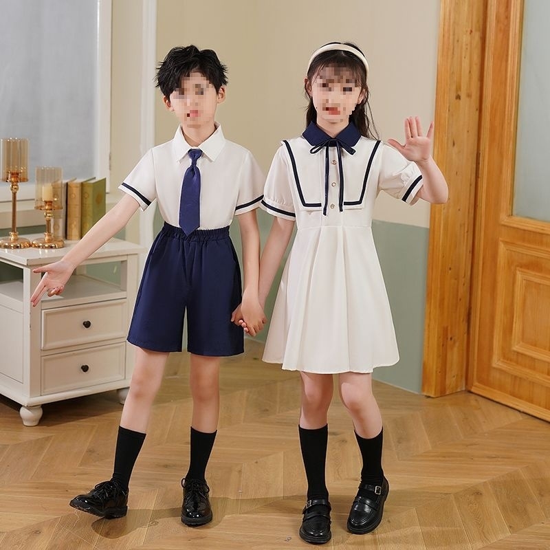 Set de uniformă de vară pentru grădiniță și școala primară — tricou cu mânecă scurtă și pantaloni, stil sport, din bumbac