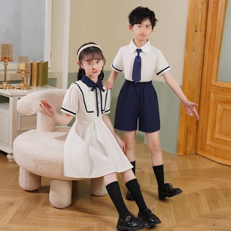 Set de uniformă de vară pentru grădiniță și școala primară — tricou cu mânecă scurtă și pantaloni, stil sport, din bumbac