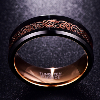 Inel din wolfram, negru, lățime 8 mm, cu motiv dragon placat cu aur roz