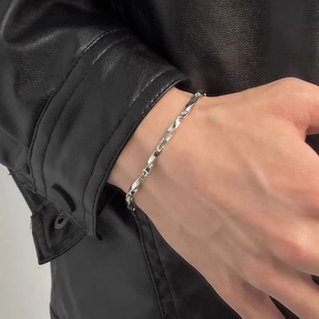 Colier Mobius din oțel inoxidabil pentru bărbați – design modern de nișă, stil minimalist rece, inspirație hip-hop, lanț pentru claviculă pentru cupluri