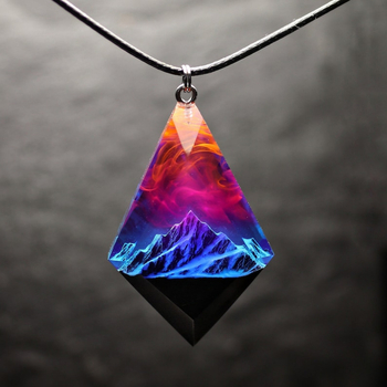 Pandantiv din rășină Snow Mountain Aurora – colier luminos, personalizat, lucrat manual, cadou pentru cupluri
