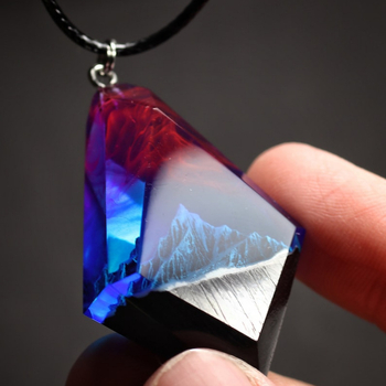 Pandantiv din rășină Snow Mountain Aurora – colier luminos, personalizat, lucrat manual, cadou pentru cupluri