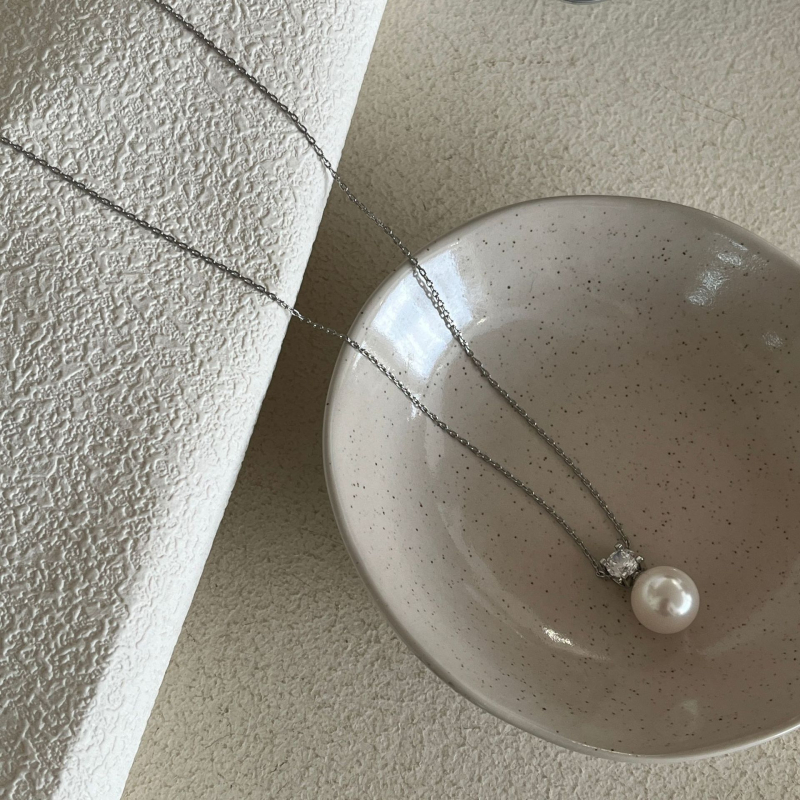 Colier cu perle în stil francez, de înaltă calitate, cu accente de diamant, design minimalist pentru femei