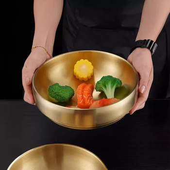 Bol din oțel inoxidabil pentru bibimbap și tăiței, finisaj auriu, rotund, diametre 18–18.9 cm, 21–21.9 cm, 22–22.9 cm.