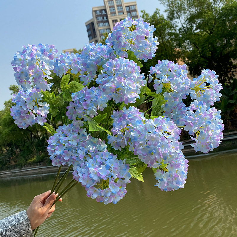Floare artificială Hydrangea din mătase, cu tulpină unică și patru capete, pentru decor în magazine, hoteluri și nunți.