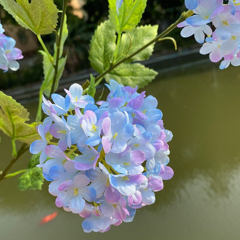 Floare artificială Hydrangea din mătase, cu tulpină unică și patru capete, pentru decor în magazine, hoteluri și nunți.