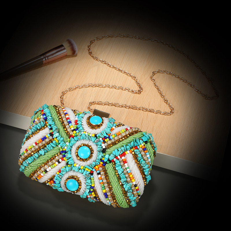 Geantă de seară în stil etnic, broderie cu mărgele și cristale, clutch-cutie cu lanț