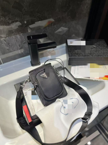 P Family Geantă mini din nylon pentru telefon, crossbody, cu clapă, stil neutru