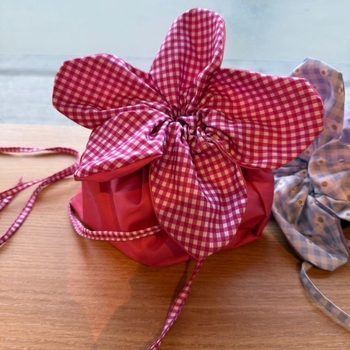 Geantă bucket cu flori, geantă crossbody mică, capacitate mare, design reversibil, stil girly, compartiment cu șnur pentru telefon și utilizare zilnică