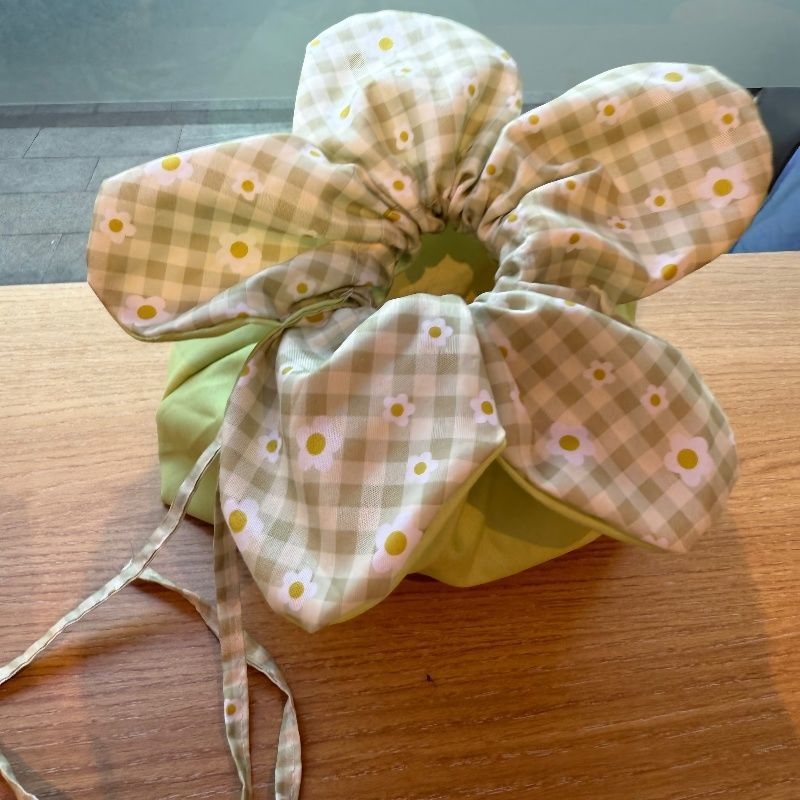 Geantă bucket cu flori, geantă crossbody mică, capacitate mare, design reversibil, stil girly, compartiment cu șnur pentru telefon și utilizare zilnică